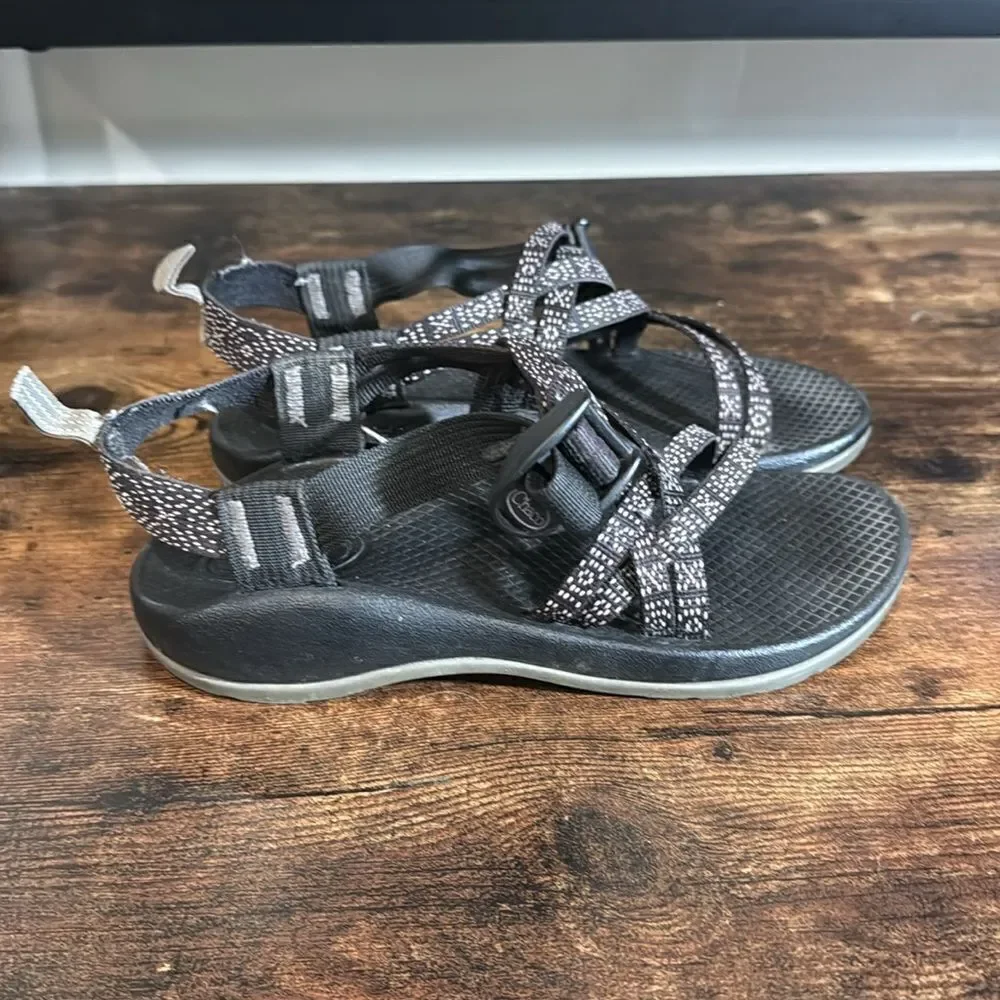 Chaco Kids black and white design sandals‎ Size 3